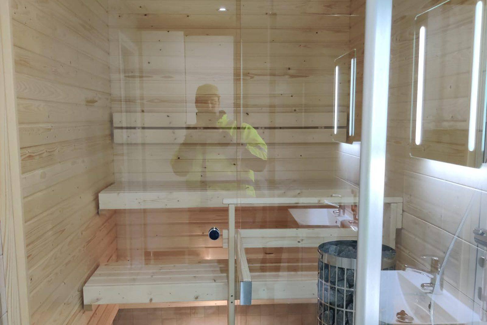 Räätälöity sauna parhailla löylyillä. — Ehitec Oy